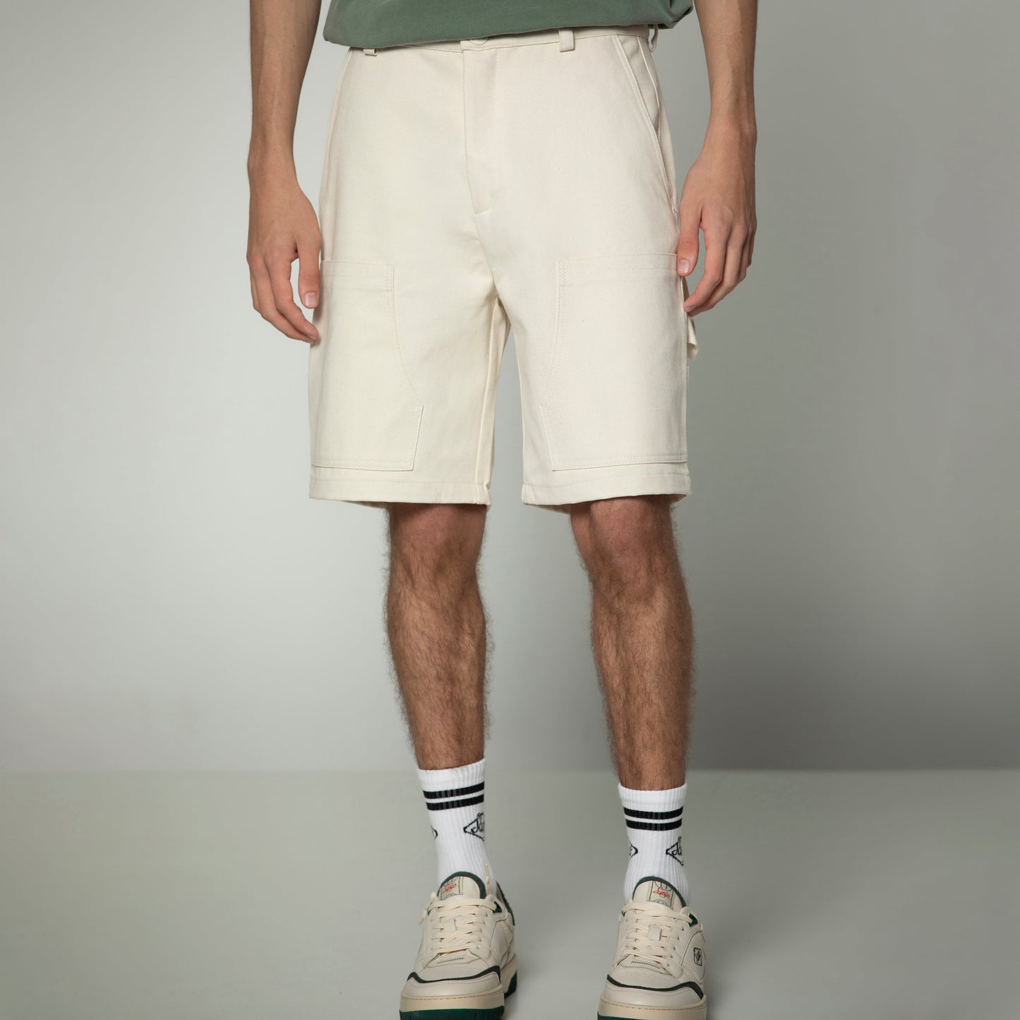 Pantalones cortos con detalles de ropa de trabajo Sanjo // Crudo