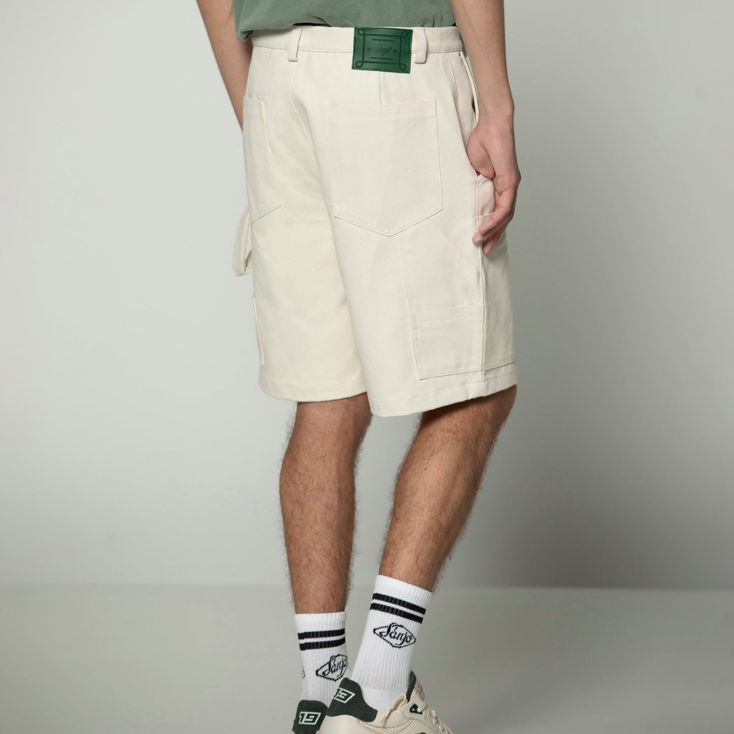 Pantalones cortos con detalles de ropa de trabajo Sanjo // Crudo