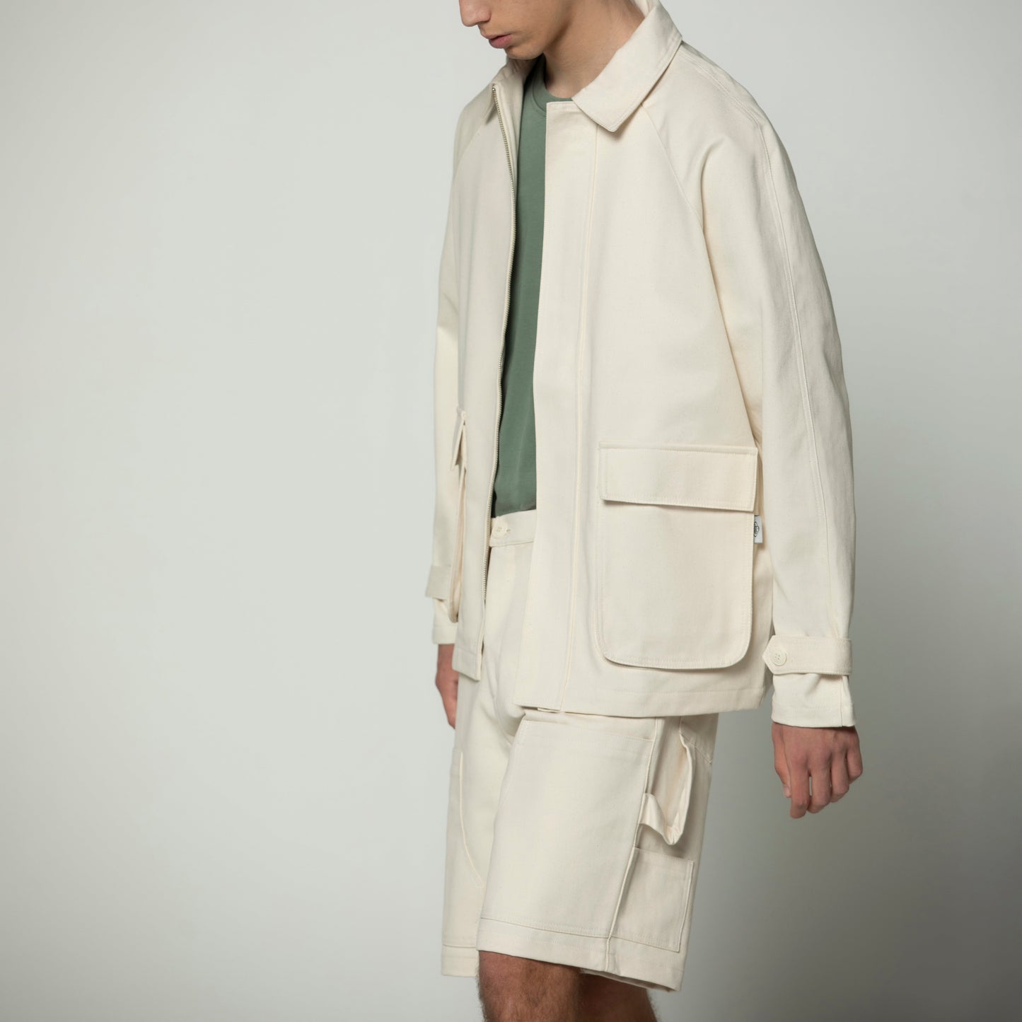 Pantalones cortos con detalles de ropa de trabajo Sanjo // Crudo