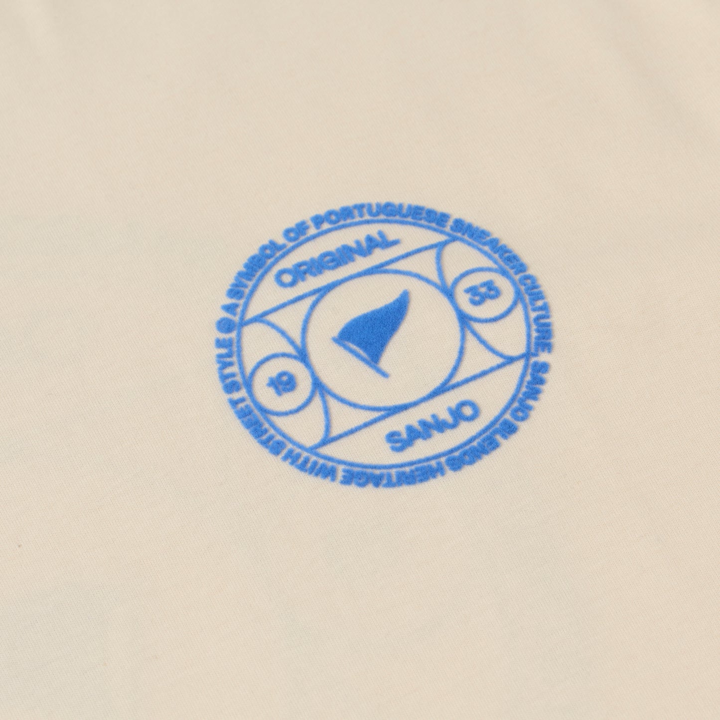 Cultura del símbolo de Sanjo // Camiseta cruda