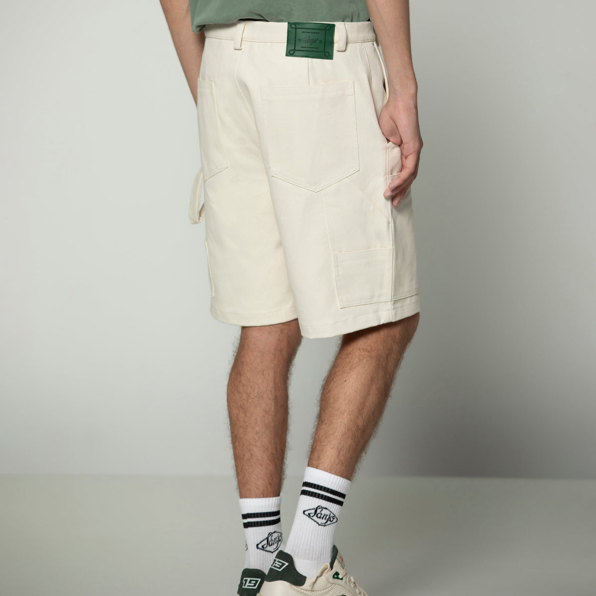 Pantalones cortos con detalles de ropa de trabajo Sanjo // Crudo