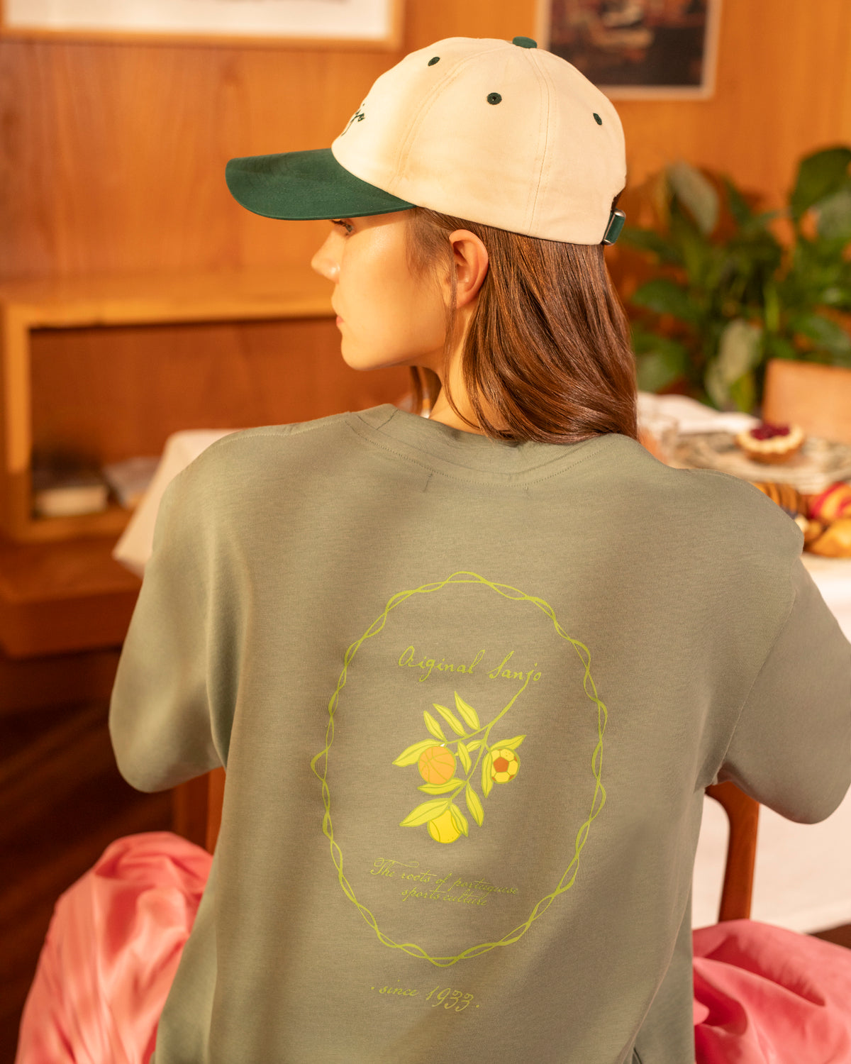 Sanjo The Sporty Olive T-shirt // Kaki
