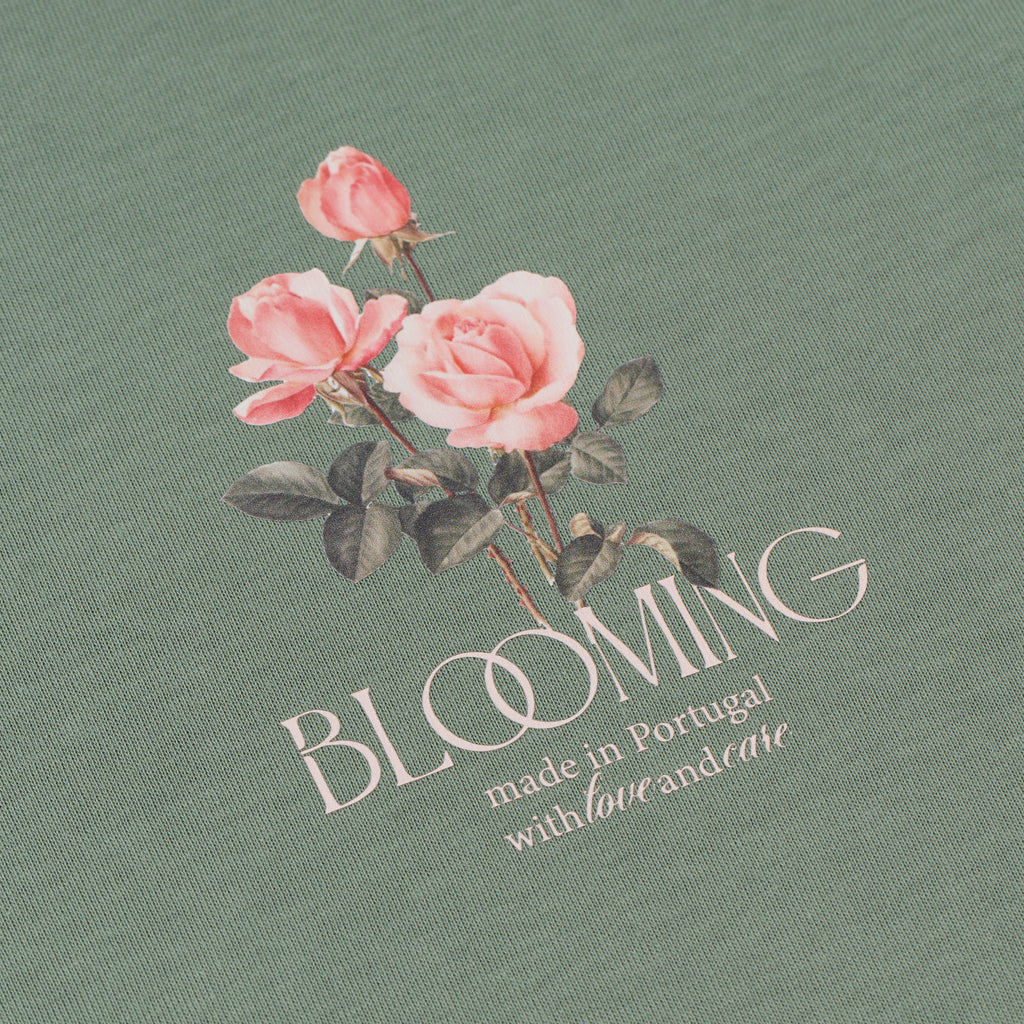 Sanjo Blooming // Camiseta color caqui