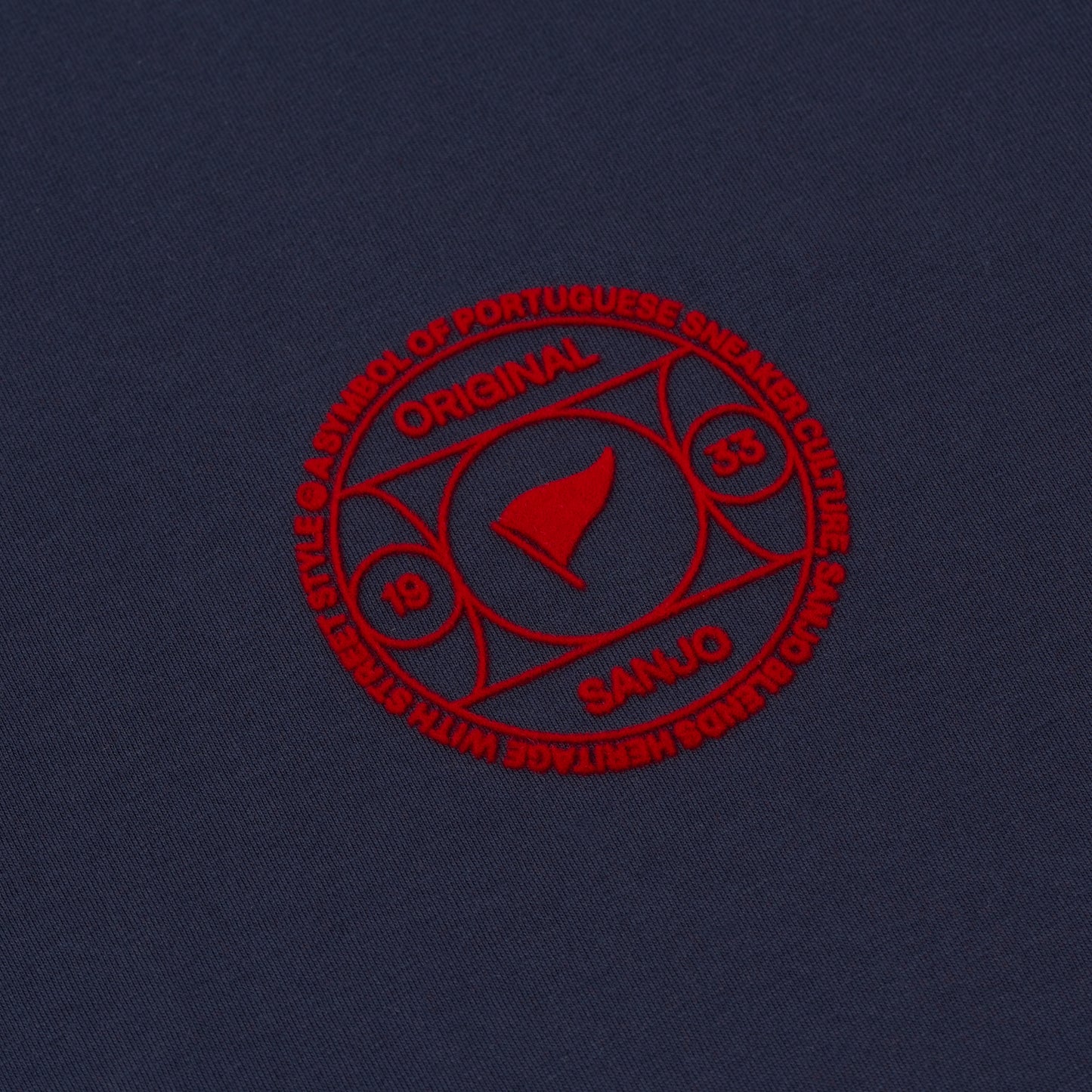 Camiseta con el símbolo cultural de Sanjo // Azul marino