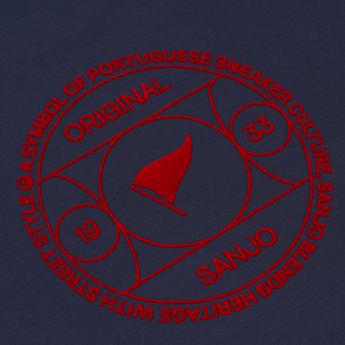 Camiseta con el símbolo cultural de Sanjo // Azul marino