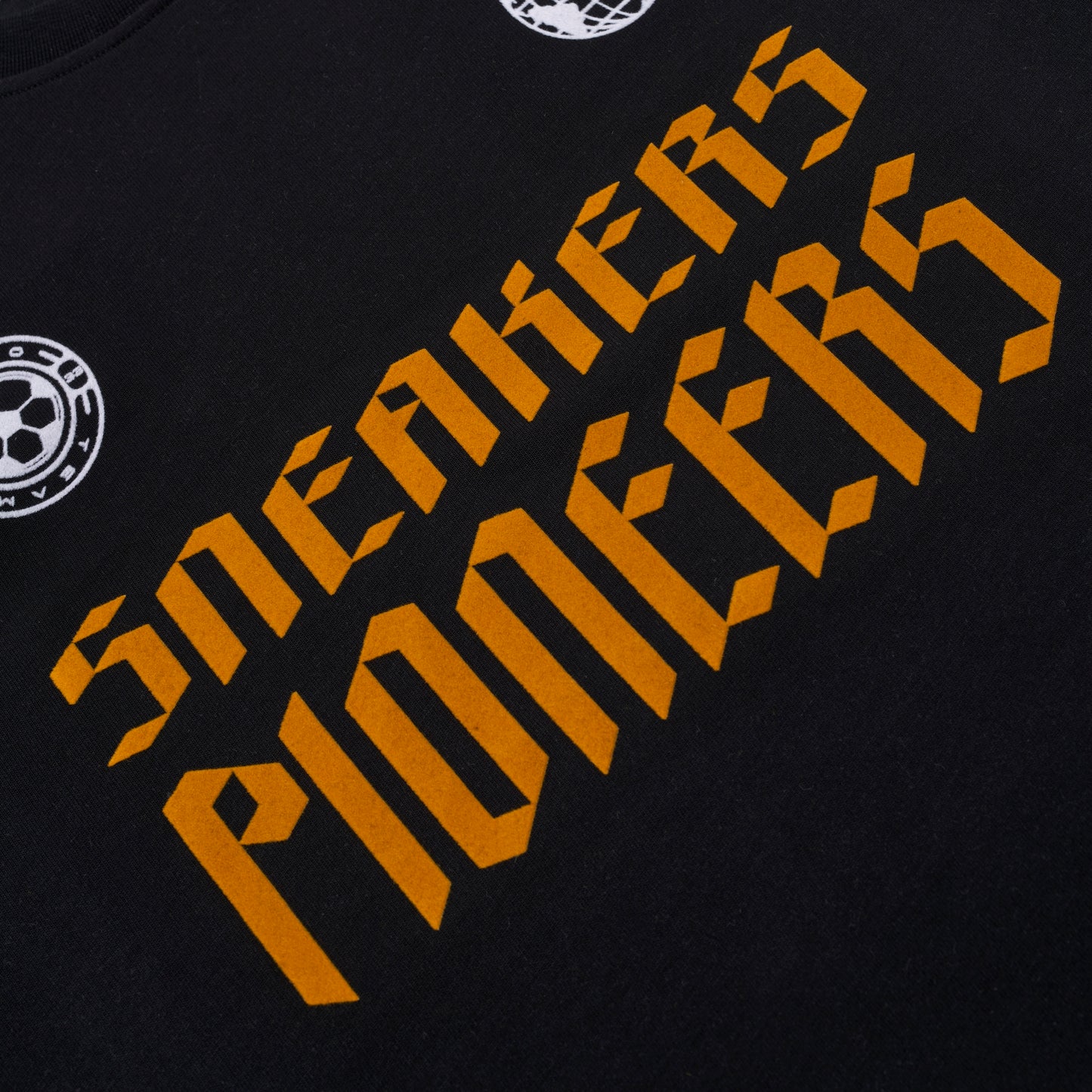 Sanjo Sneakers Pioners T-shirt // Black