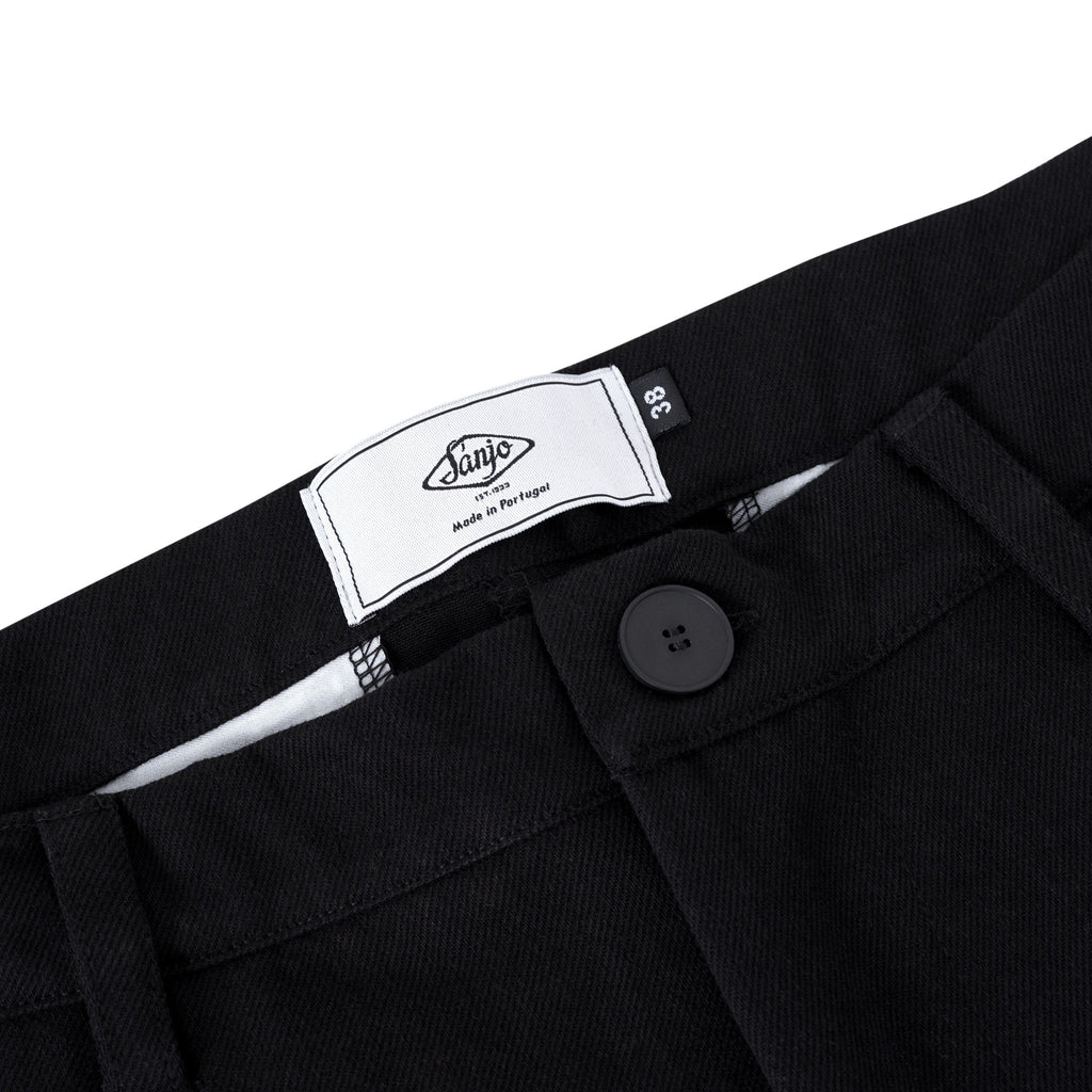 Pantalones cortos con símbolo de bordado de Sanjo // Negro