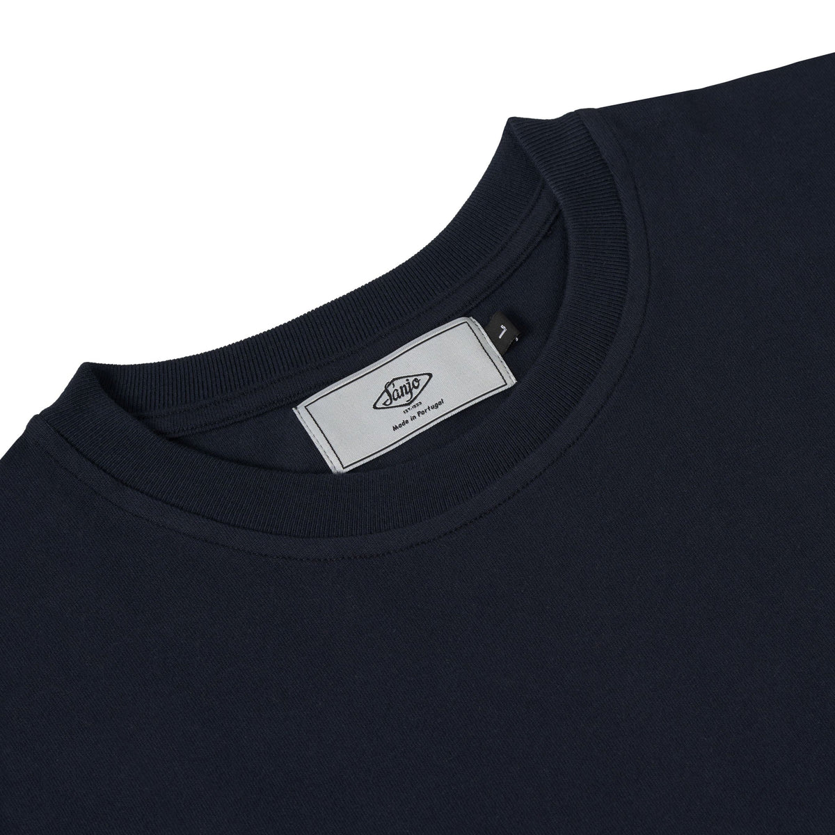 Camiseta con logo flocado de Sanjo // Azul marino