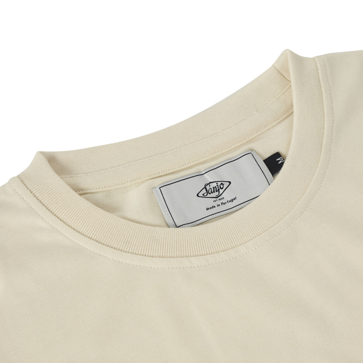 Camiseta con logo flocado de Sanjo // Crudo