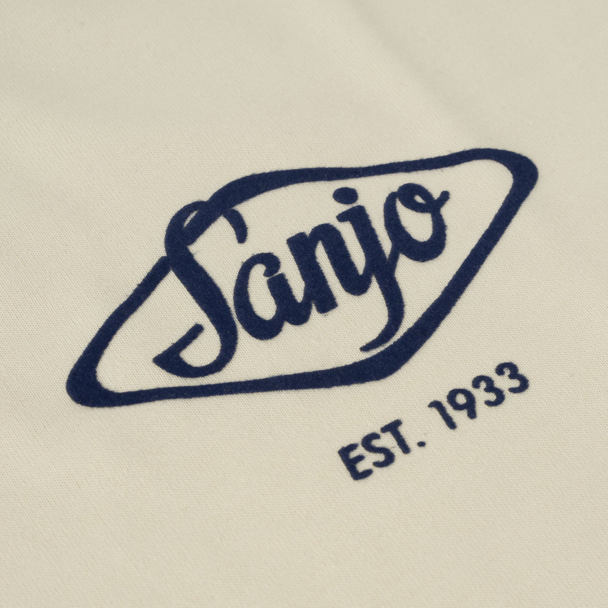 Camiseta con logo flocado de Sanjo // Crudo