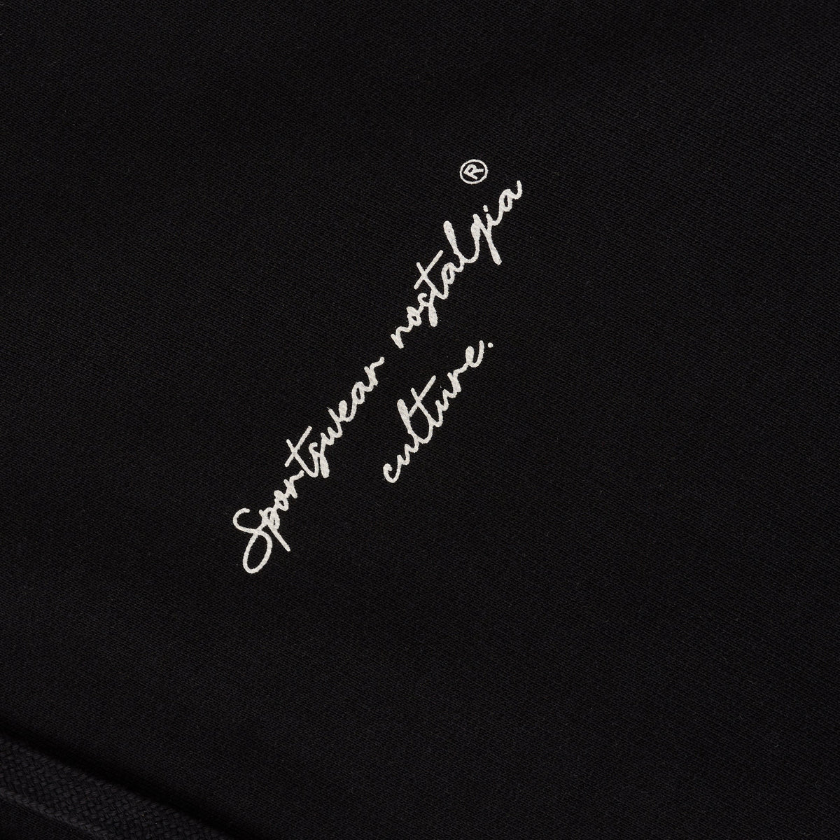 Sudadera con capucha Nostalgia con bordado de Sanjo // Negro